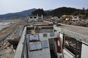 鉄路まで奪い去った津波の傷跡